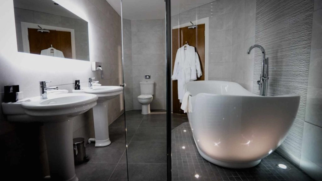 Bridal Suite Bathroom at the Claregalway Hotel