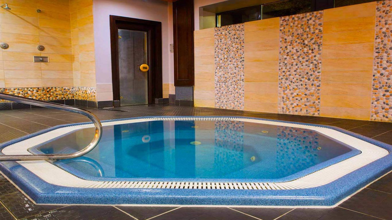 Jacuzzi at Claregalway Hotel